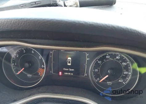 2014 Jeep Cherokee Altitude из США, поврежденный, VIN 1C4PJLCB3EW295268